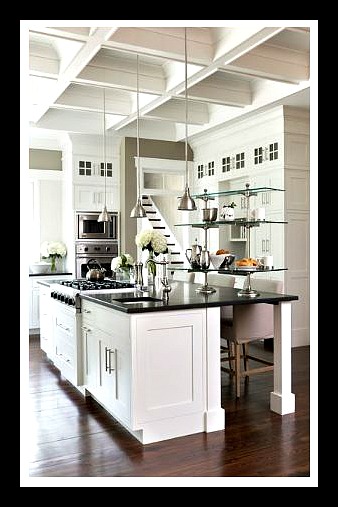 Photo credit: postcaardfromparis.com Design by Linda McDougald