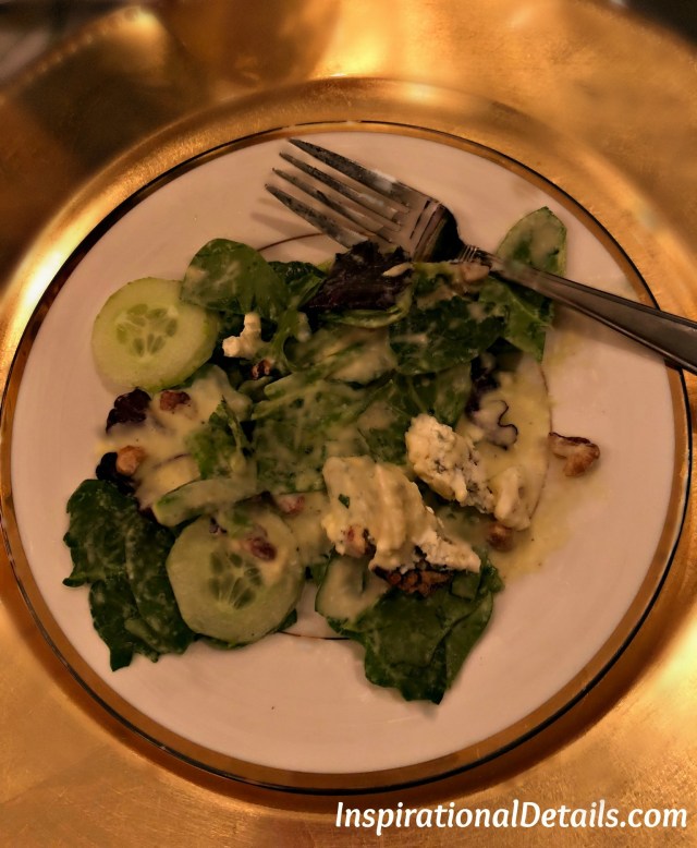 Springsalad with cucumber & goat cheese